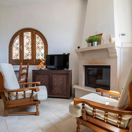 Guesthost - Trulli Luna * Martina Franca