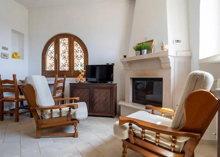 Guesthost - Trulli Luna * Мартина-Франка